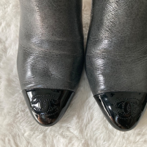 CHANEL BOOTS SIZE 37.5 - Picture 9 of 9